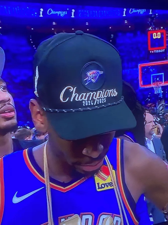 [流言板]美媒吐槽：NBA這兄弟到底怎么了，設(shè)計的冠軍帽越來越爛
