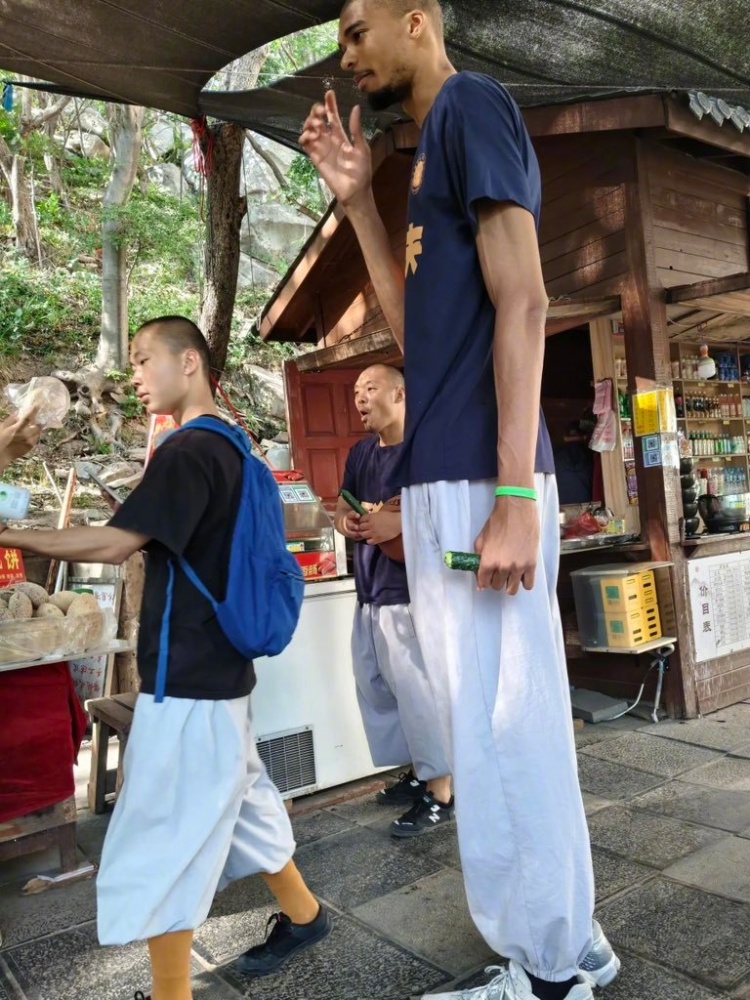 [JR熱議]夏季賽首輪即將戰(zhàn)罷，你覺得第二輪哪只戰(zhàn)隊能在S組獨(dú)占榜首呢？